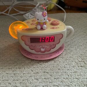 Vintage hello Kitty alarm clock radio